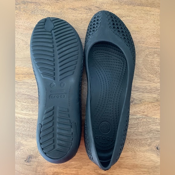 CROCS-Crosmesh Perforated Star Ballet Flats-Black-Sz 7 women’s - Picture 4 of 4